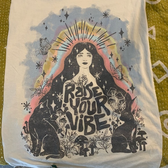 Handmade Kantha Raise Your Vibe Tee. - Picture 1 of 8